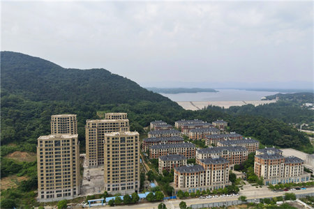 清河上城3室2厅1卫67万包过户102m2